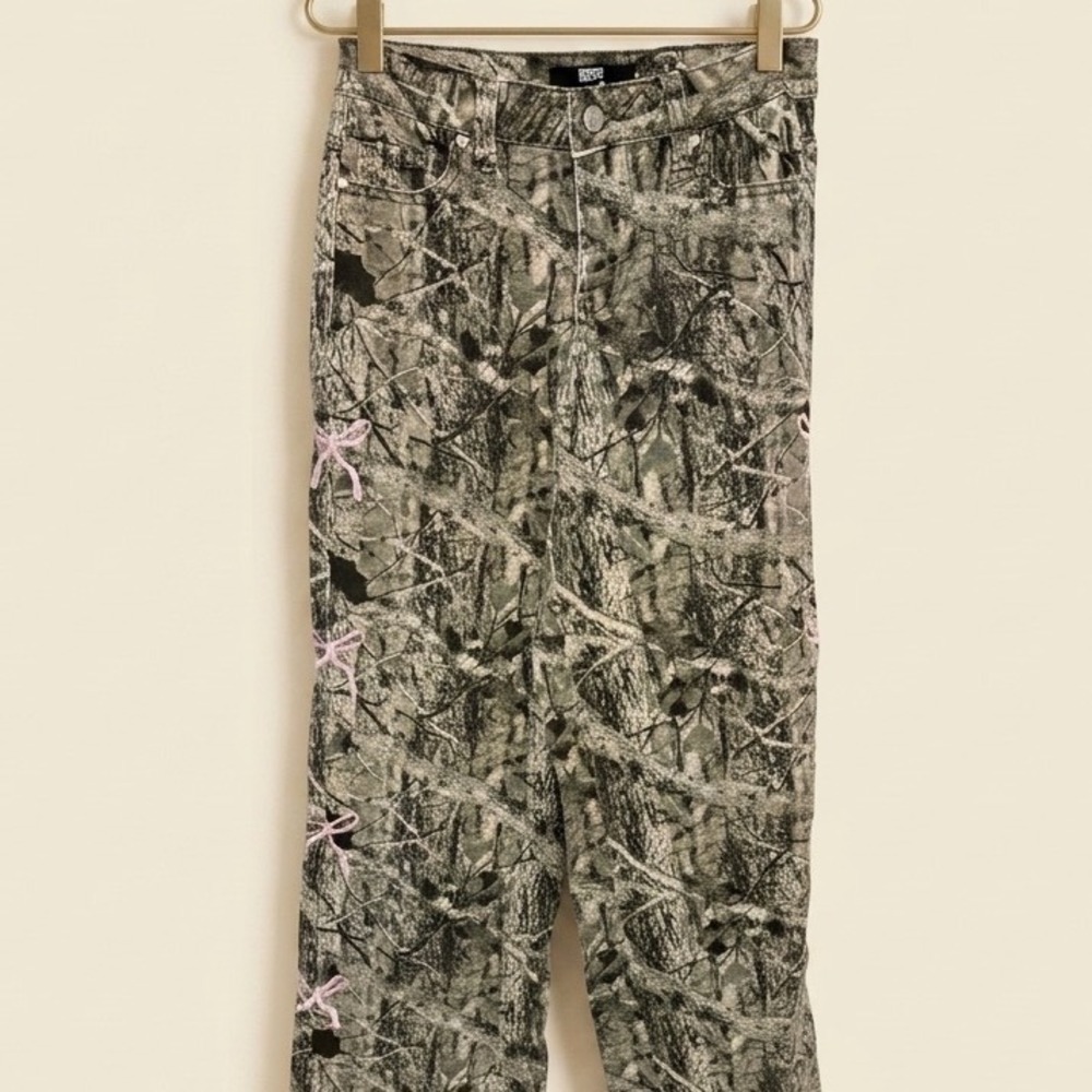 Madden NYC Coquette Camo Pants Women 00 Green Pink Bow Detail Gorpcore